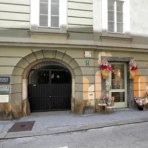 apartment-zum-dom.graz-austria-hotels.com/